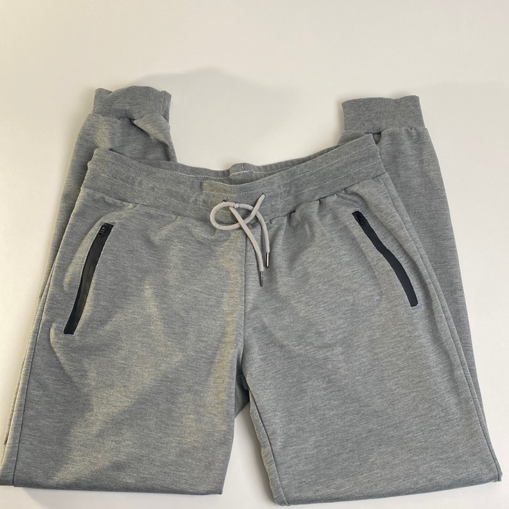 RUDOLPH SPORTSWEAR XXL JOGGER GRAY WITH ZIPPER POCKET.